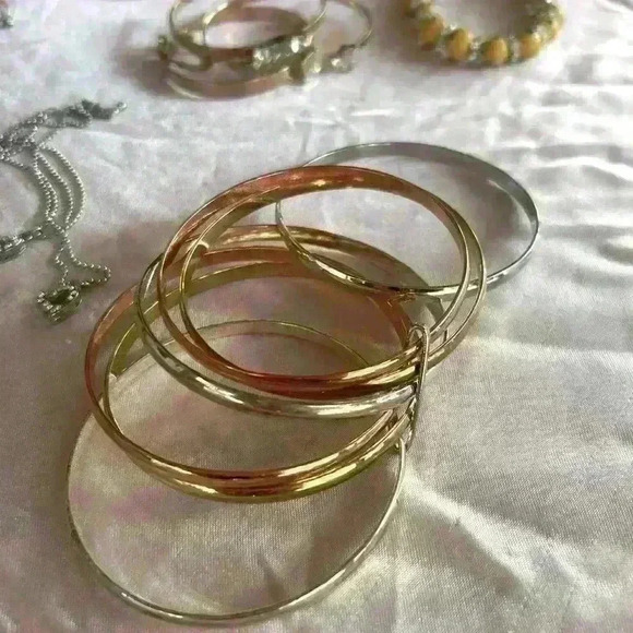 Jewelry - 🏖️ Summer Jewelry SALE! Mixed metal stacked bracelet
